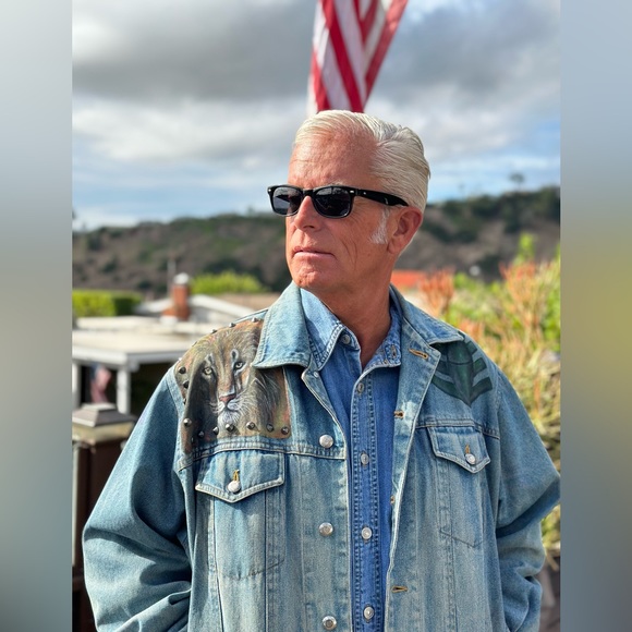 Handpainted retro pin up girl nose Art air force military denim jacket LG studs - Picture 7 of 16